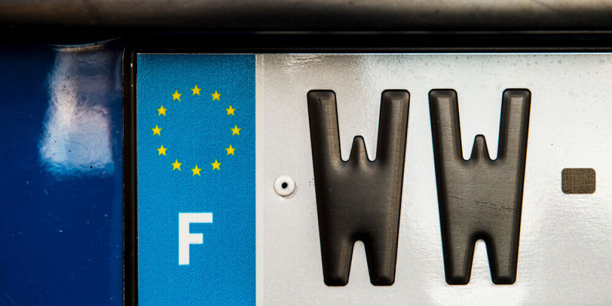 What are ‘ww’ car registration plates in france?