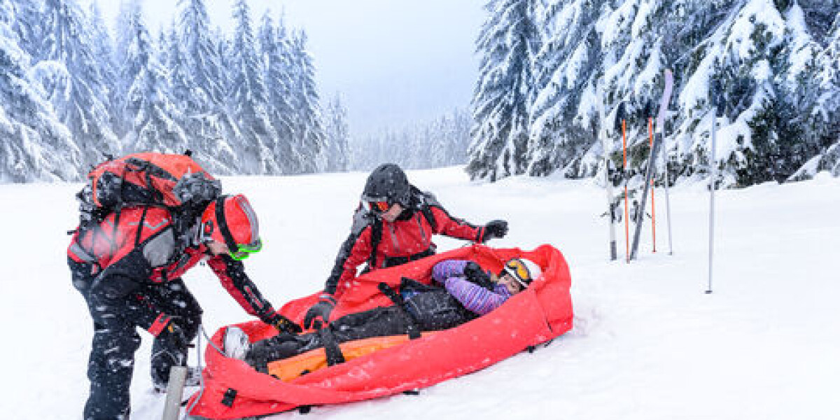 French hospital inundated with 80 - 100 ski accidents a day