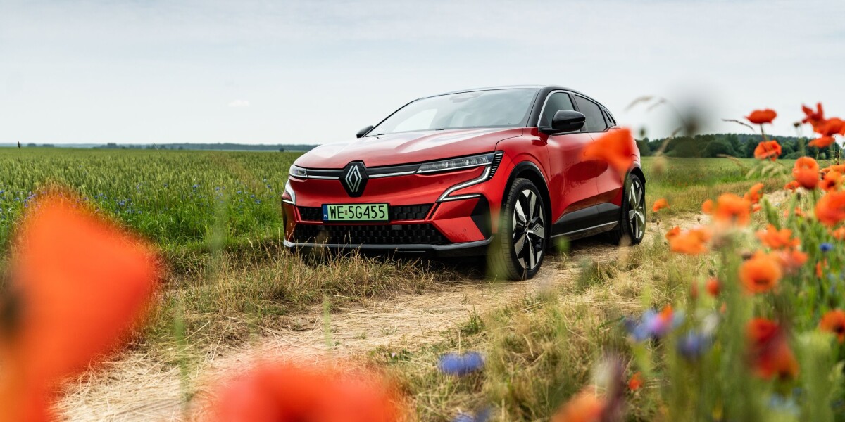 Fast electric car charger designed in france can send power to grid