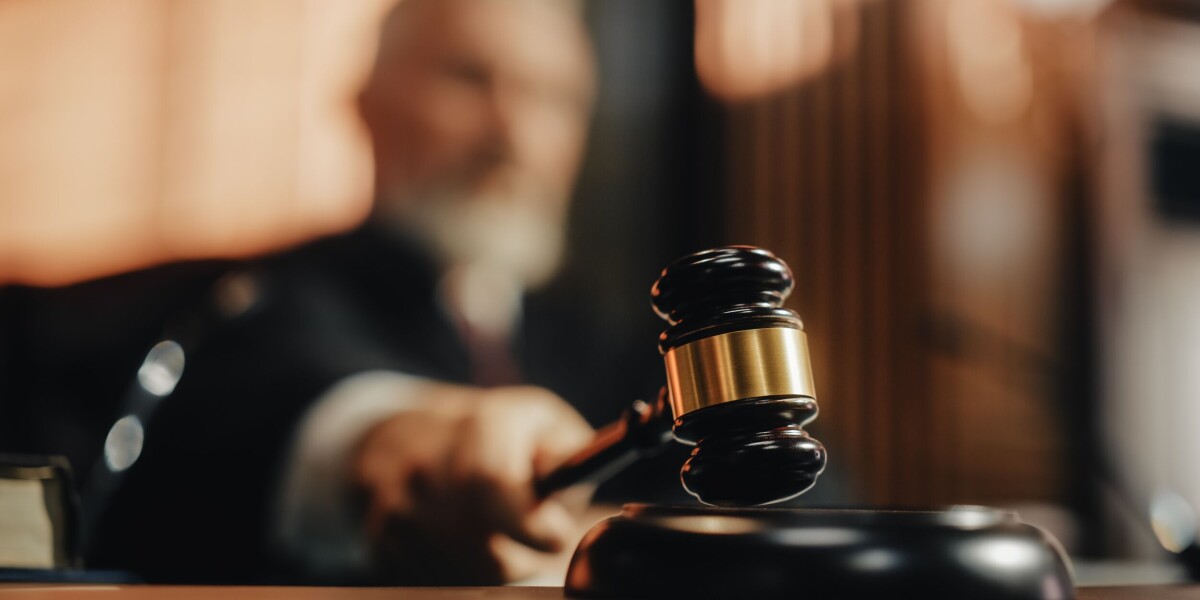 Can French residents registered to vote in UK be called to jury service?