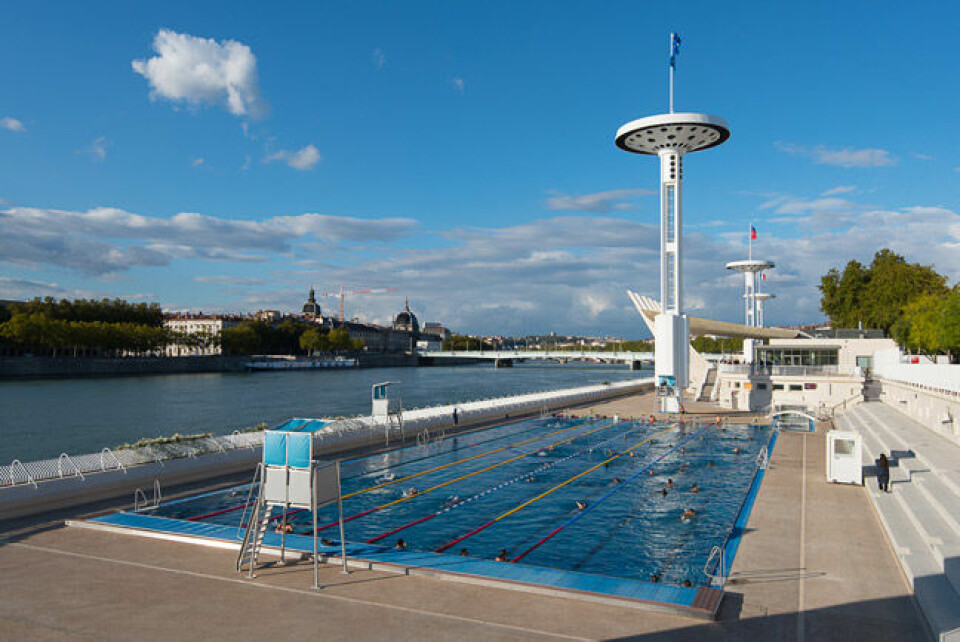 swimming pool tours france