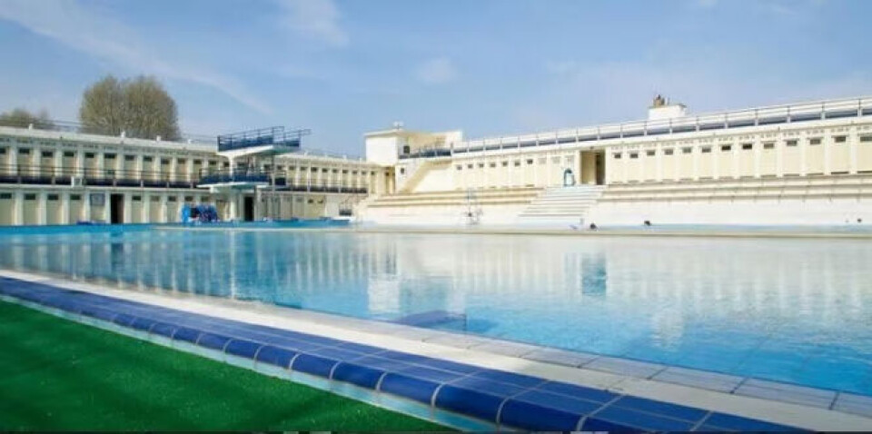 swimming pool tours france