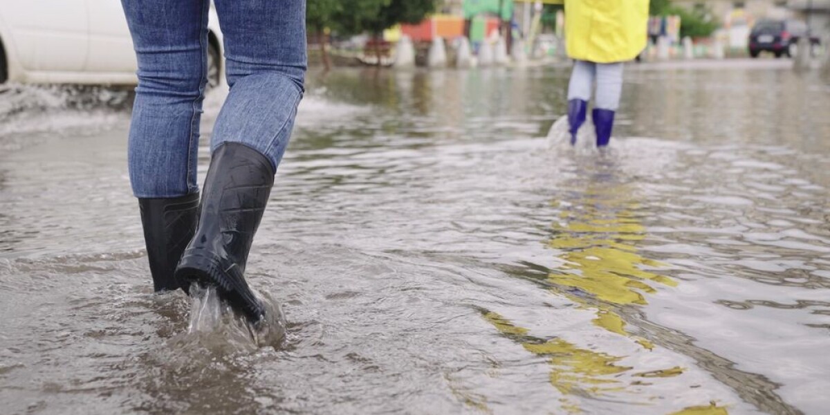 Thousands of homes without water as flood alerts continue in france