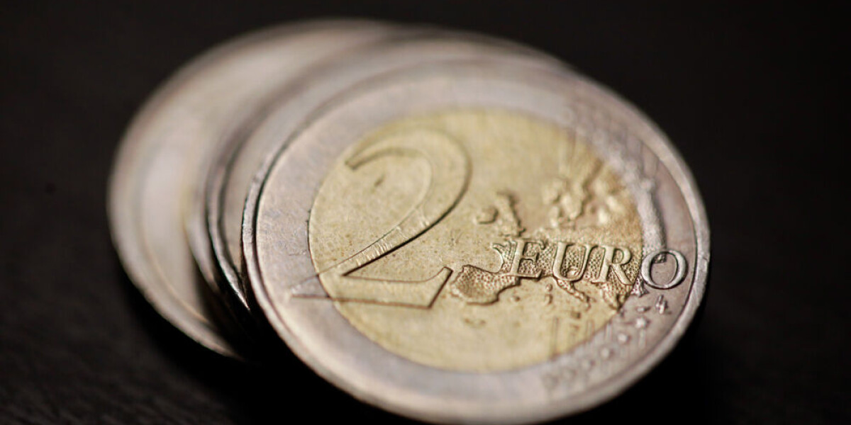 Why it can pay to check €2 coins you get in change in france