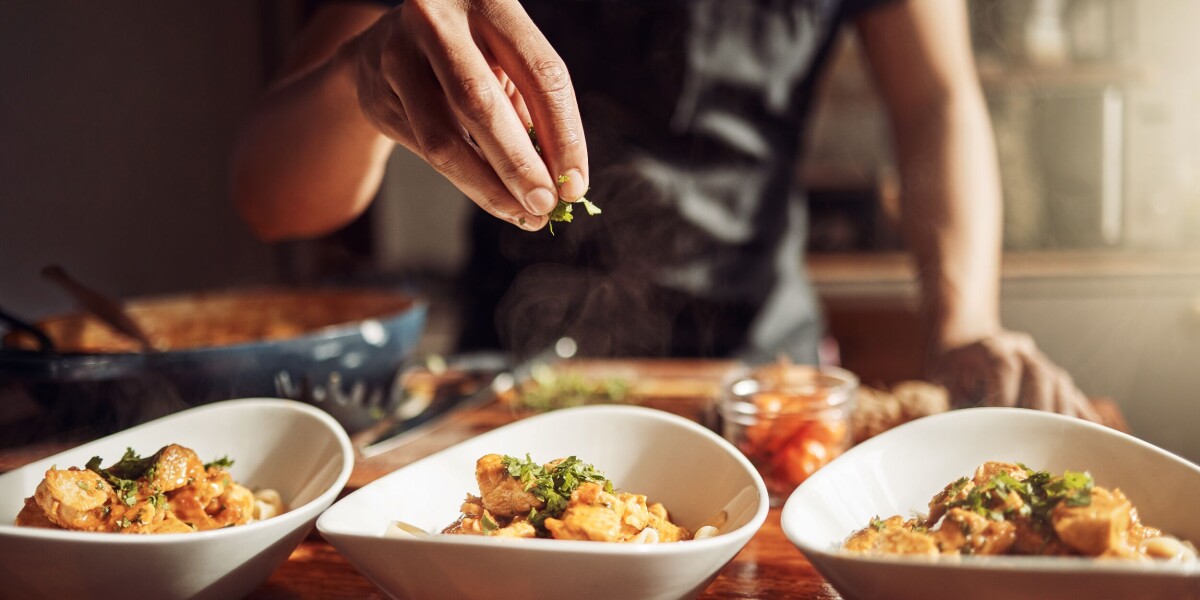 How to find good local restaurants when travelling in france