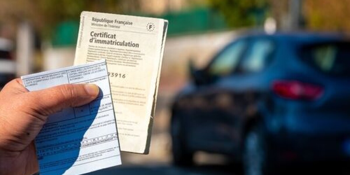 Can i register a new car in france with a foreign licence?