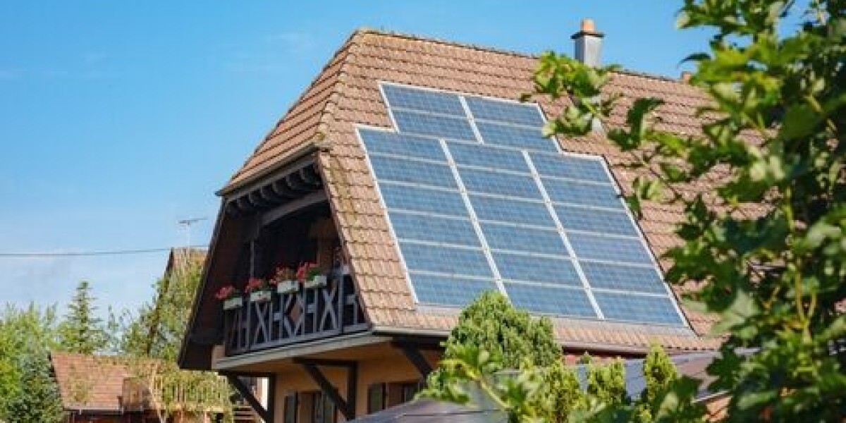 What aid is available to install home solar panels in france in 2024?