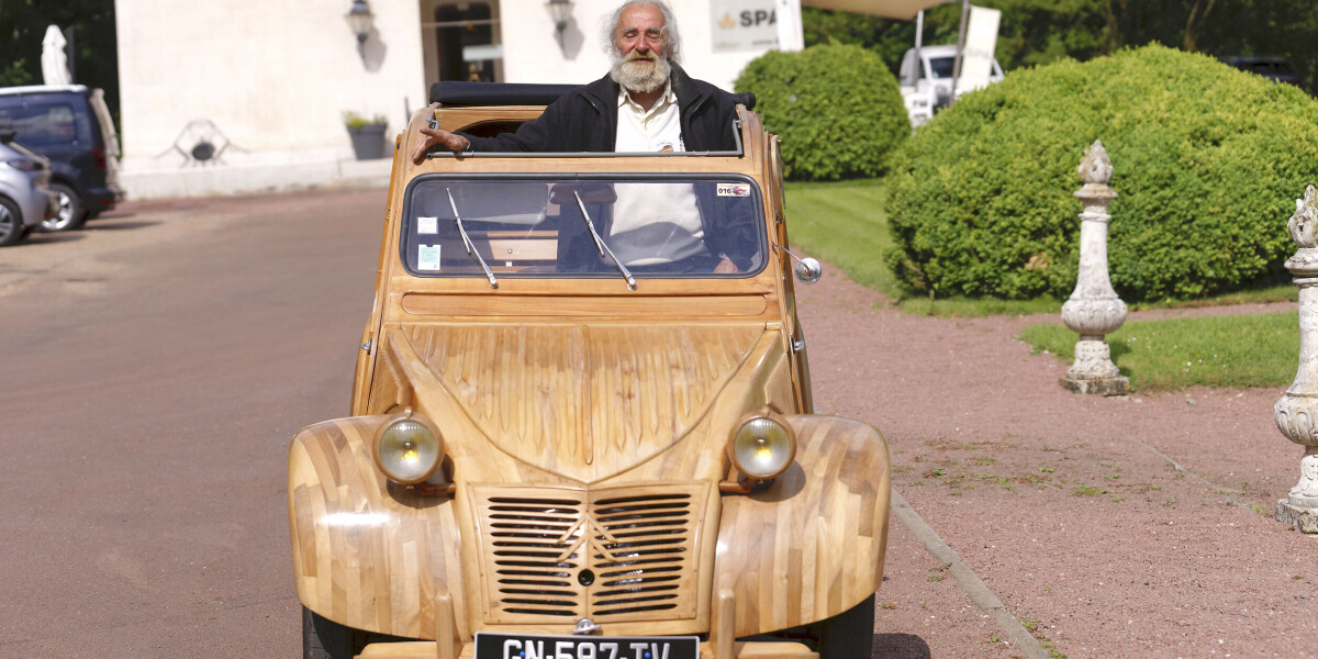 Tree-mendous! Auction of unique wooden citroën 2cv breaks world record