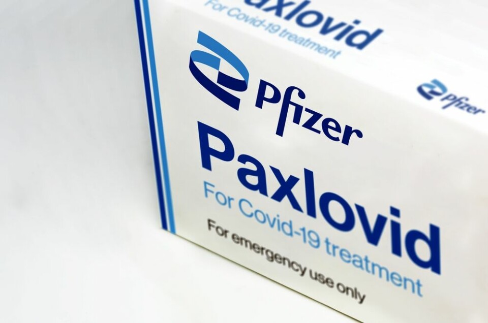 A photo of a Paxlovid box