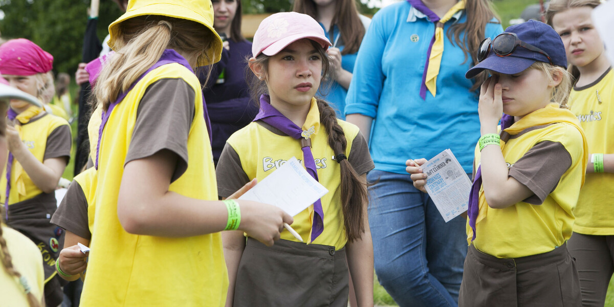 Petition to save girlguiding in france passes 16,000 signatures