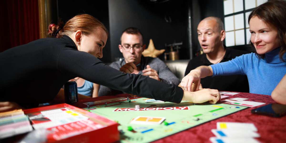 Save money in france by finding missing board game pieces