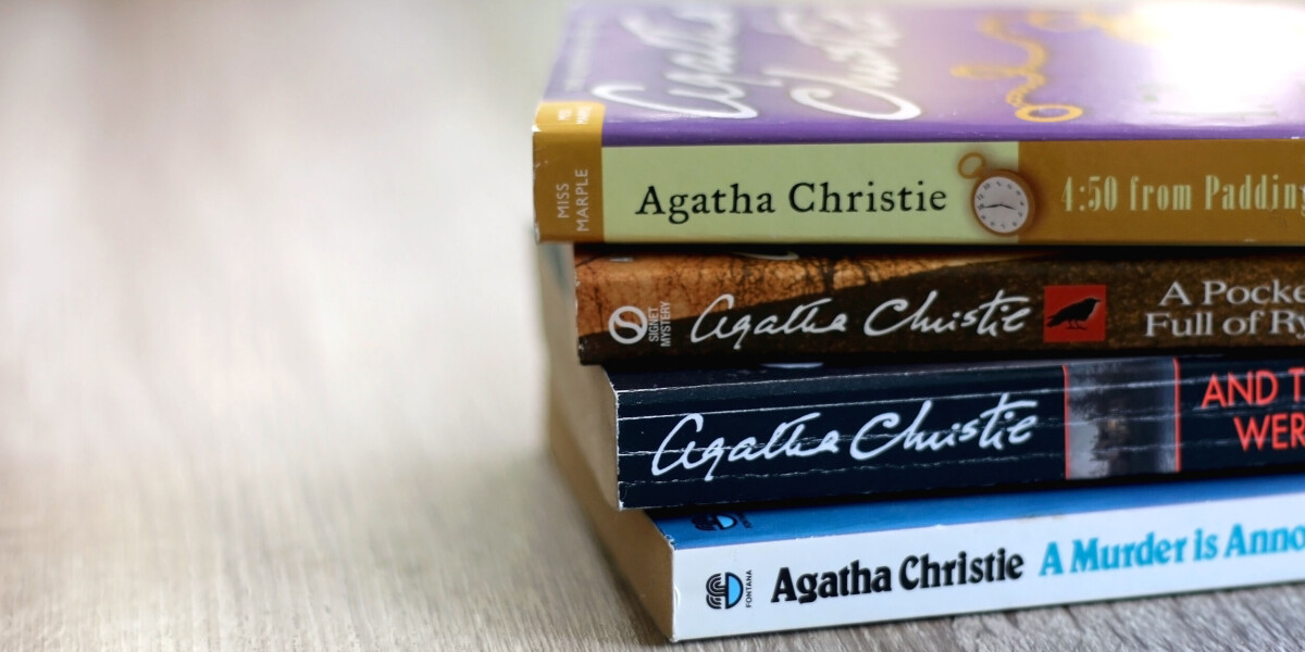 Readers' feedback on french publisher altering classic books