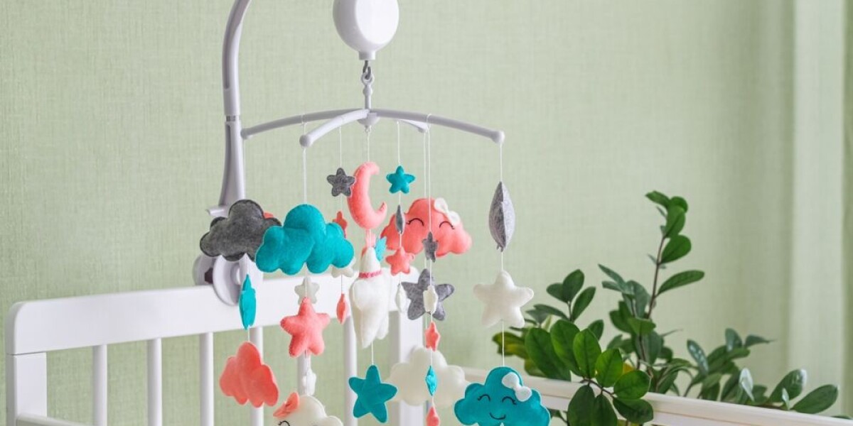 What girls’ and boys’ names are trending for babies in France?