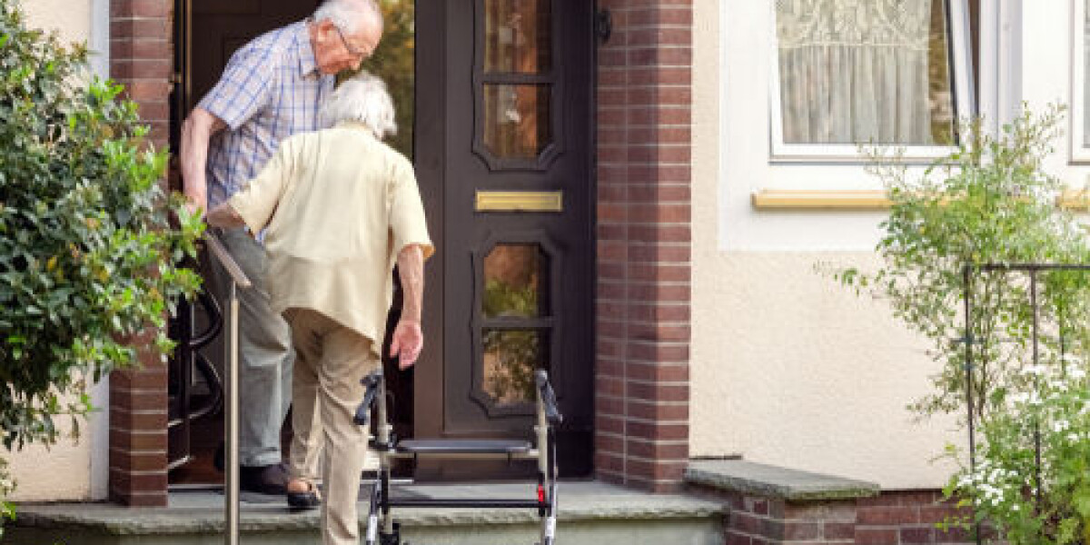 What help is there to adapt homes in france for old age?
