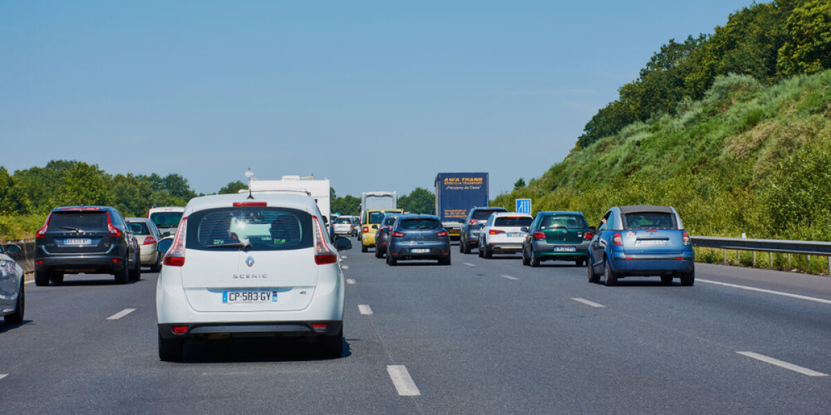 How do drivers prove French vehicle is insured when driving in the EU?