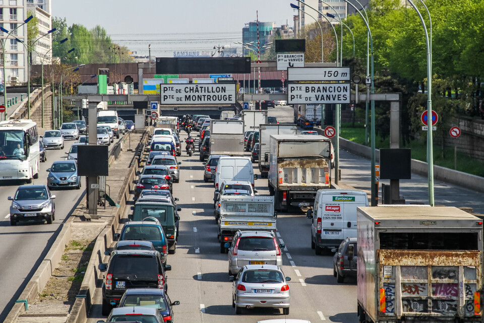 A photo of heavy traffic on the peripherique ring road around Paris