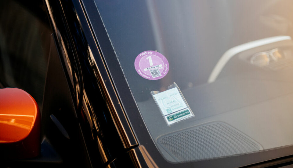 A photo of a car showing a Crit’Air 1 sticker
