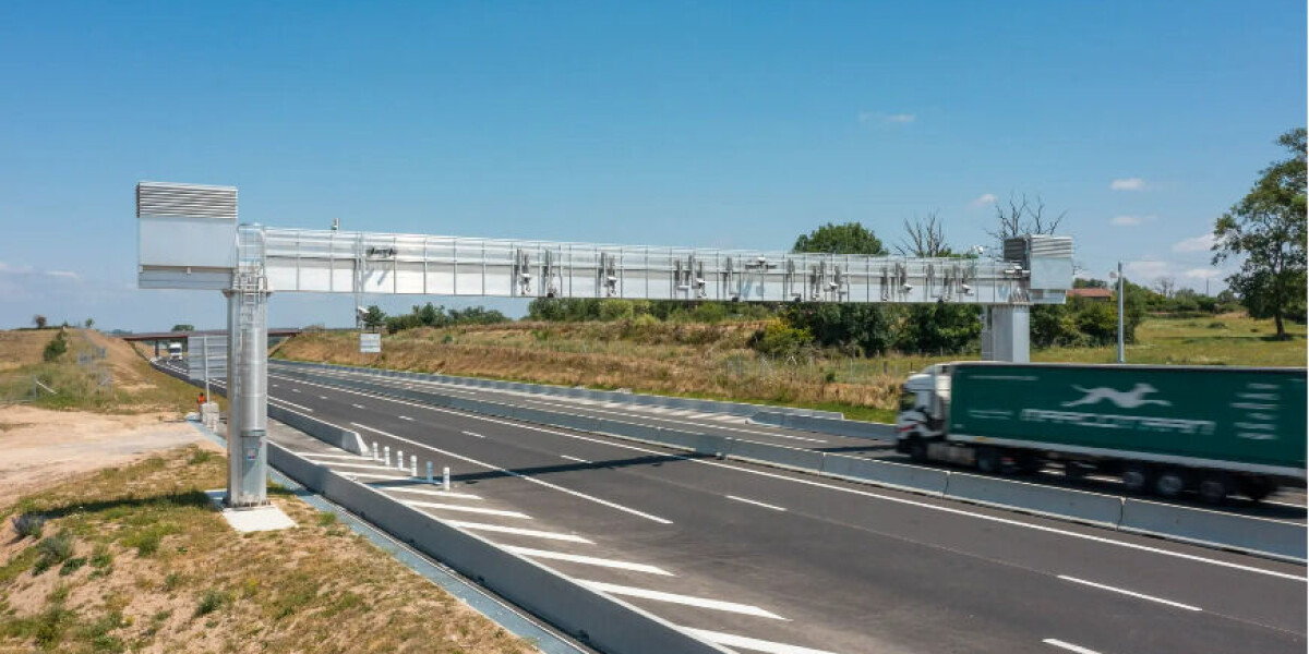 How can I check my car is registered for French barrier-free motorway tolls?