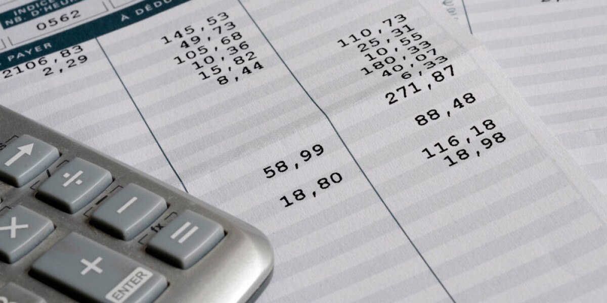 What is the net and gross minimum wage in france in 2024?