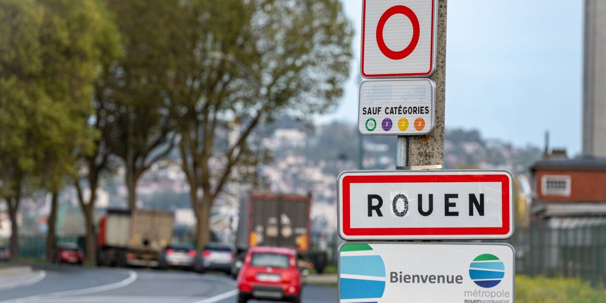 How to avoid driving in french low-emissions zones