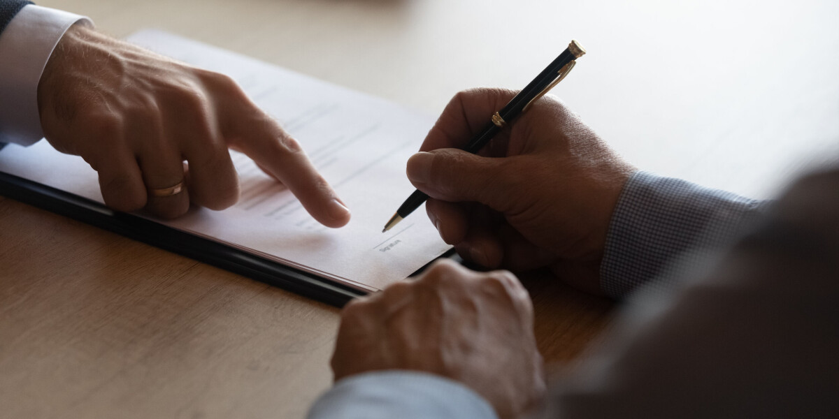 How can i make my french will easier for my uk family to administer?