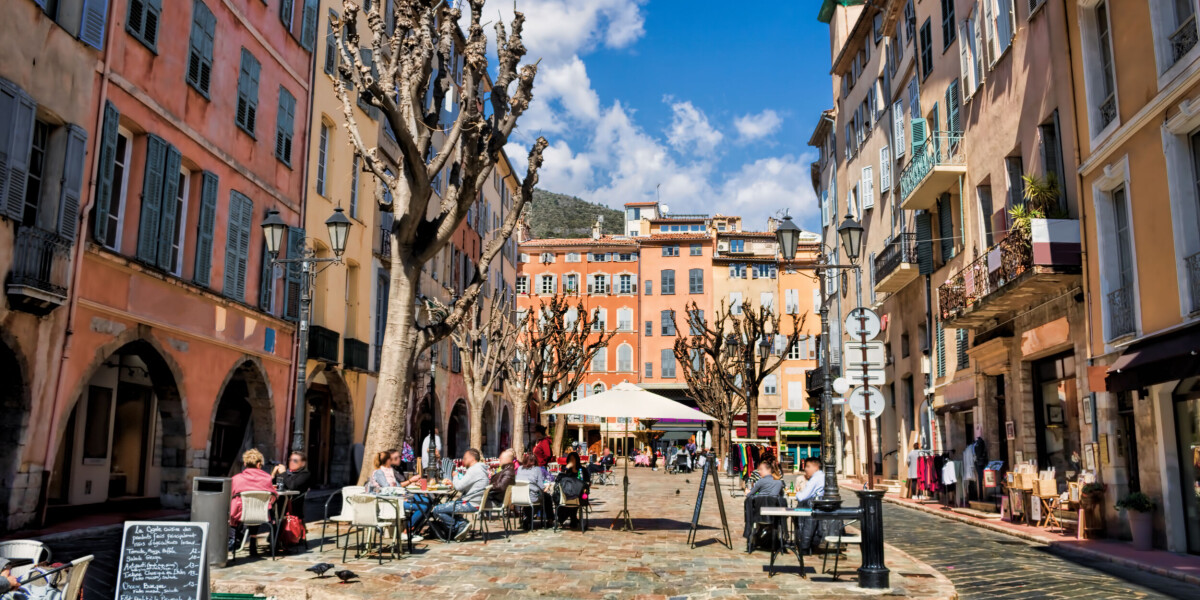 Man taken into custody over fire that killed 3 in grasse on sunday
