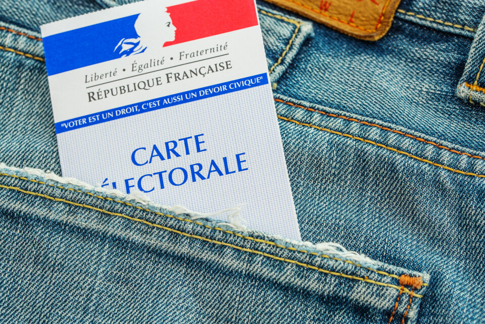 Carte electorale in jeans pocket