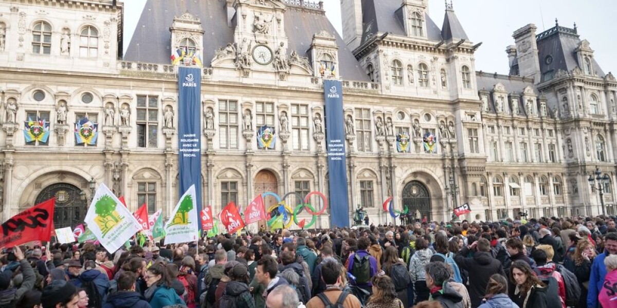 Eco-protest convoy of tractors and bikes to travel through france