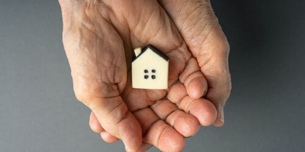 Can estranged child of late-partner inherit their house in france?