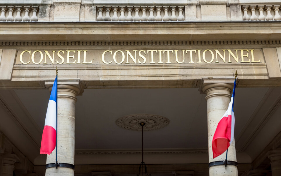 A photo of the front of the Conseil constitutionnel
