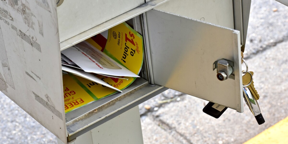 How firms are getting around anti-junk mail signs on french mailboxes