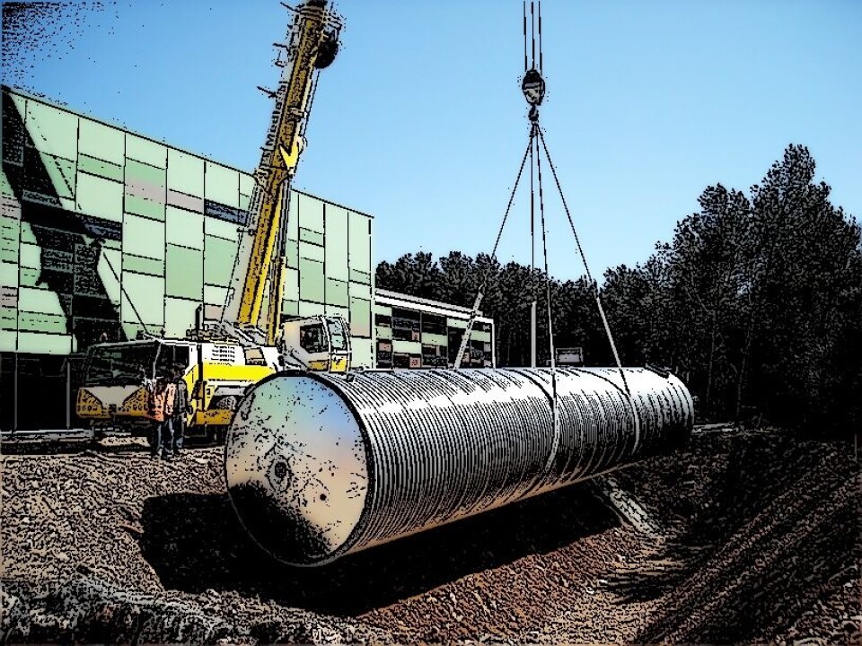 Abri Souterrain bunker being lowered into ground