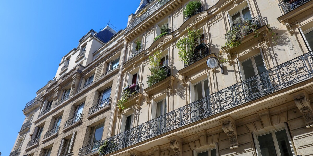 🎨 discover the unique colour codes of french towns! 🏘️🖌️