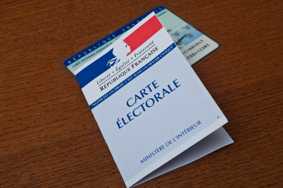 Carte electorale and carte d'identite