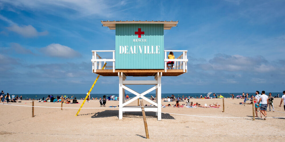Sewage overflow causes swimming ban on french coast