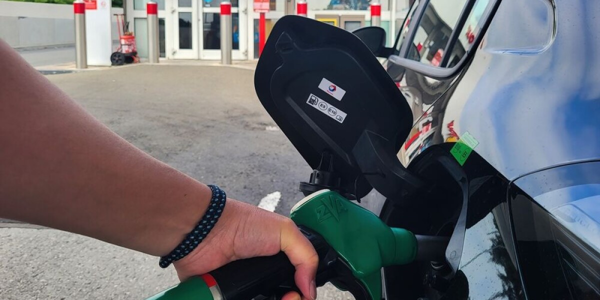 French law could be changed to allow petrol to be sold at a loss