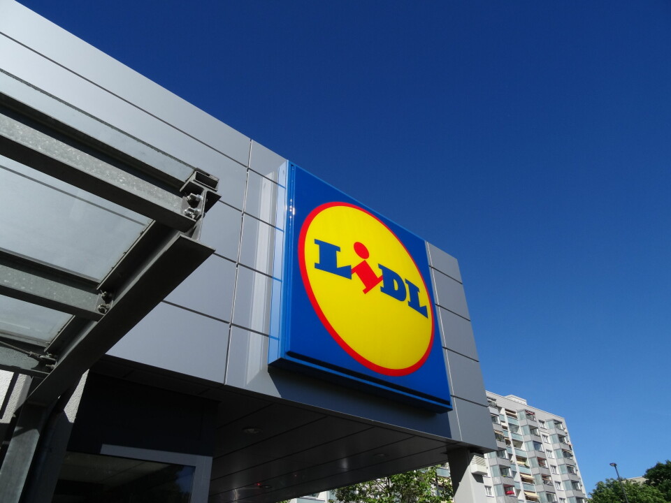 Lidl supermarket logo. French supermarket recalls beef steaks with wrong expiry date