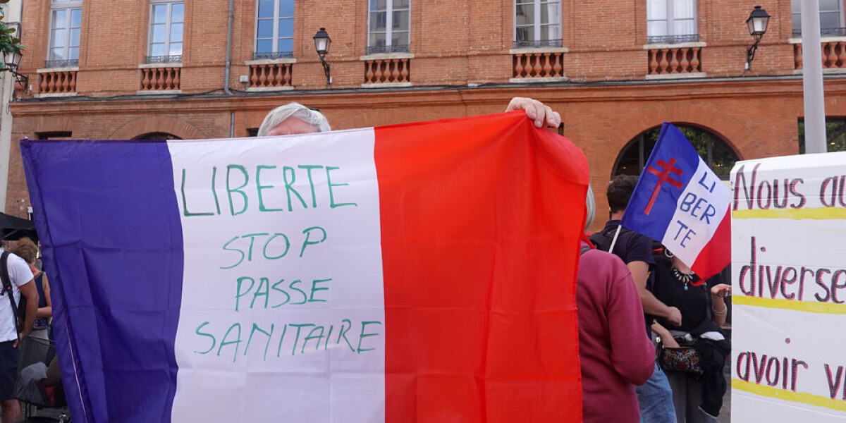 175,000 march against health pass in france on sixth protest weekend