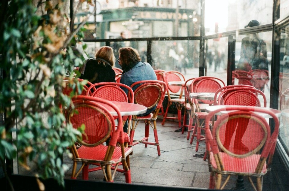 Anna Urlapova / Pexels / Pexels License A couple sit outside on a restaurant terrace. Restaurant bookings in France soar ahead of May 19 reopening