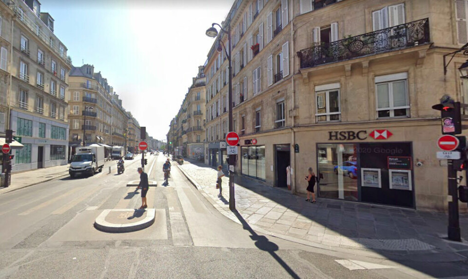 Signs at the no entry crossroad on Rue de Rivoli. Confusion over Paris crossroad where all exits block non-local cars