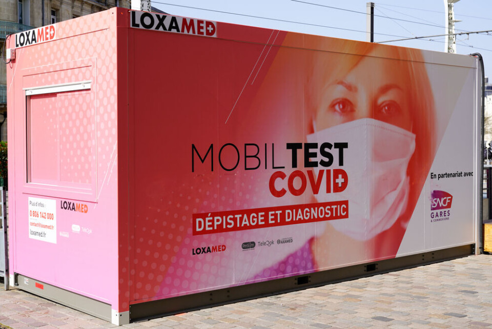 Sylv1rob1 / Shutterstock A mobile Covid-19 testing unit in France