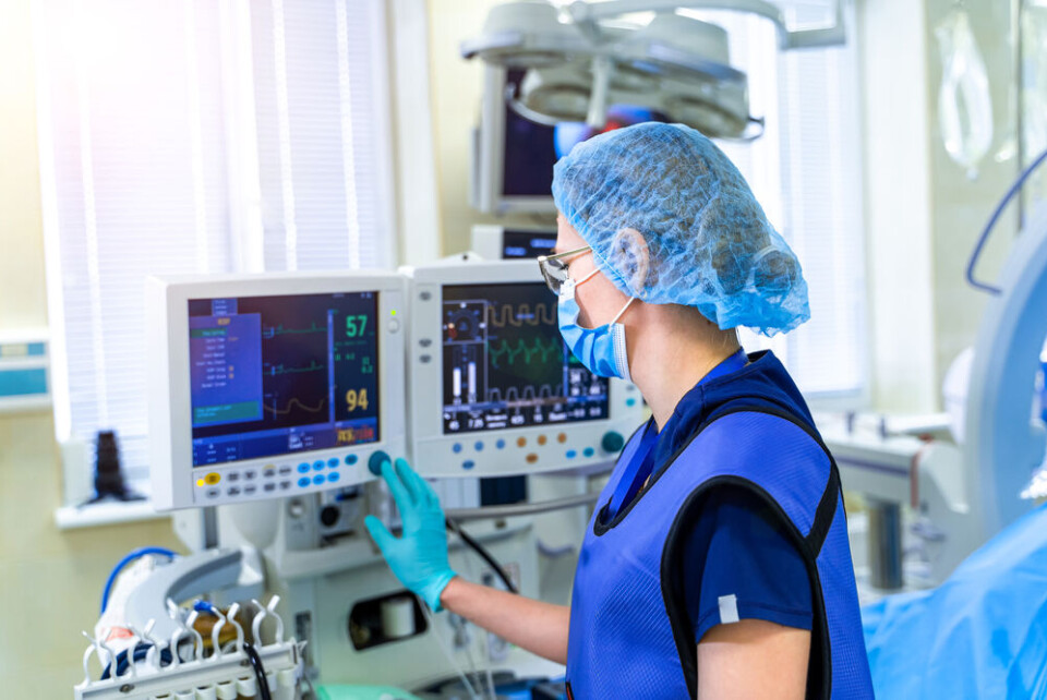 Terelyuk / Shutterstock A nurse checks hospital monitors. 7,000 people in France now in hospital with Covid-19, 1,000 in ICU