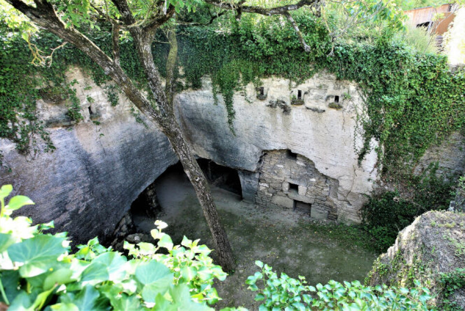 Troglodytes et Sarcophages people