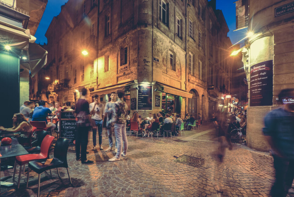 Eo naya / Shutterstock A view of a full rubbish bin in Bordeaux, France