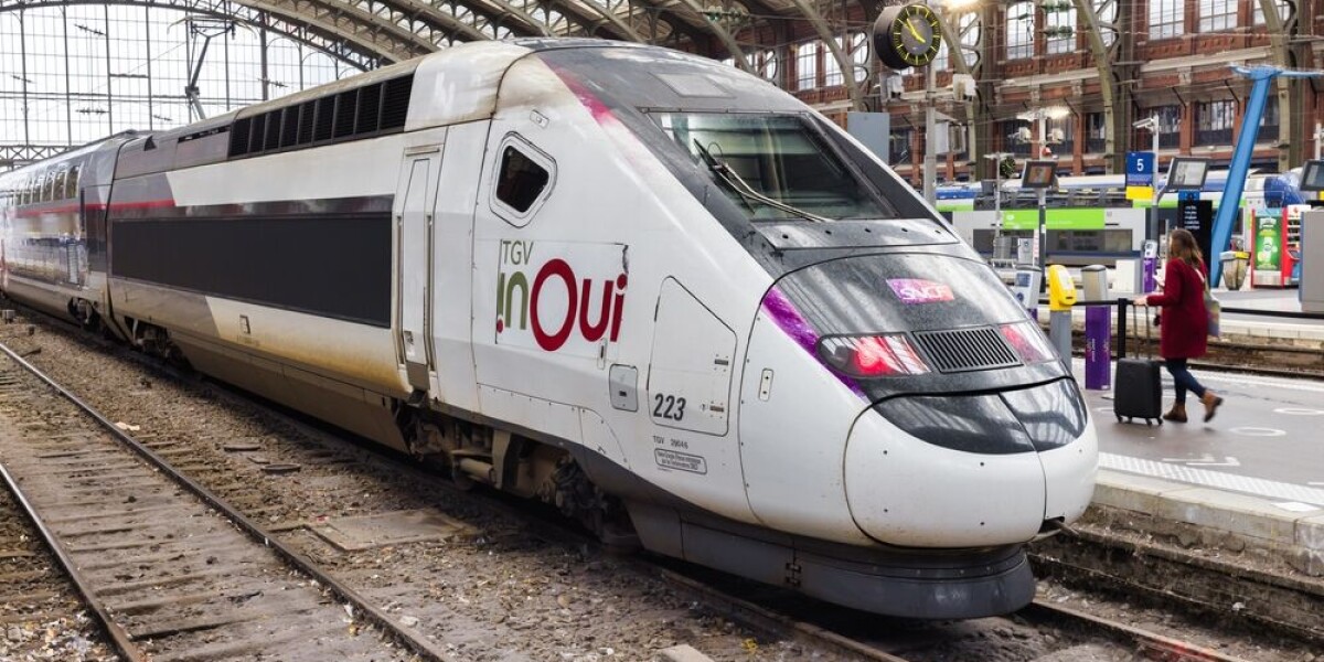 Train chaos as arsonists sabotage tgv and eurostar services