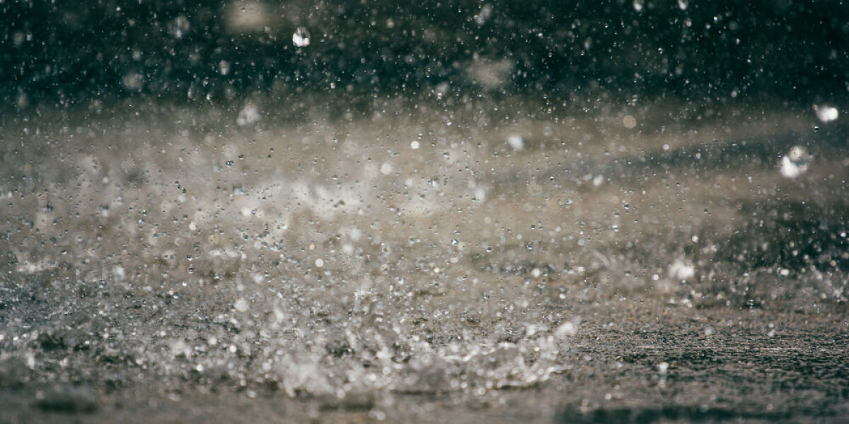 Rain and flood alerts continue in south and east of france, schools closed