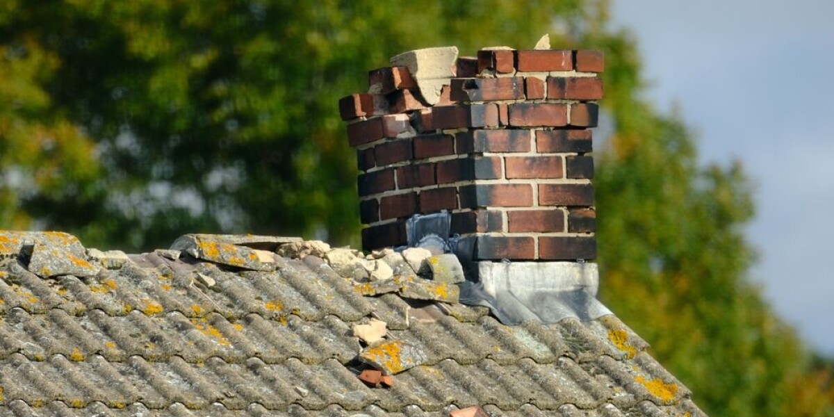 Do I need to sweep and insure an unused chimney in my French home?