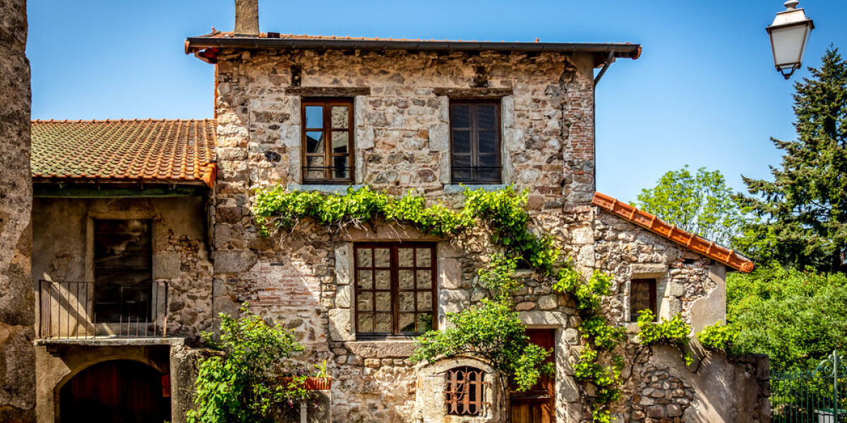 Last-minute help with the french property form deadline looming