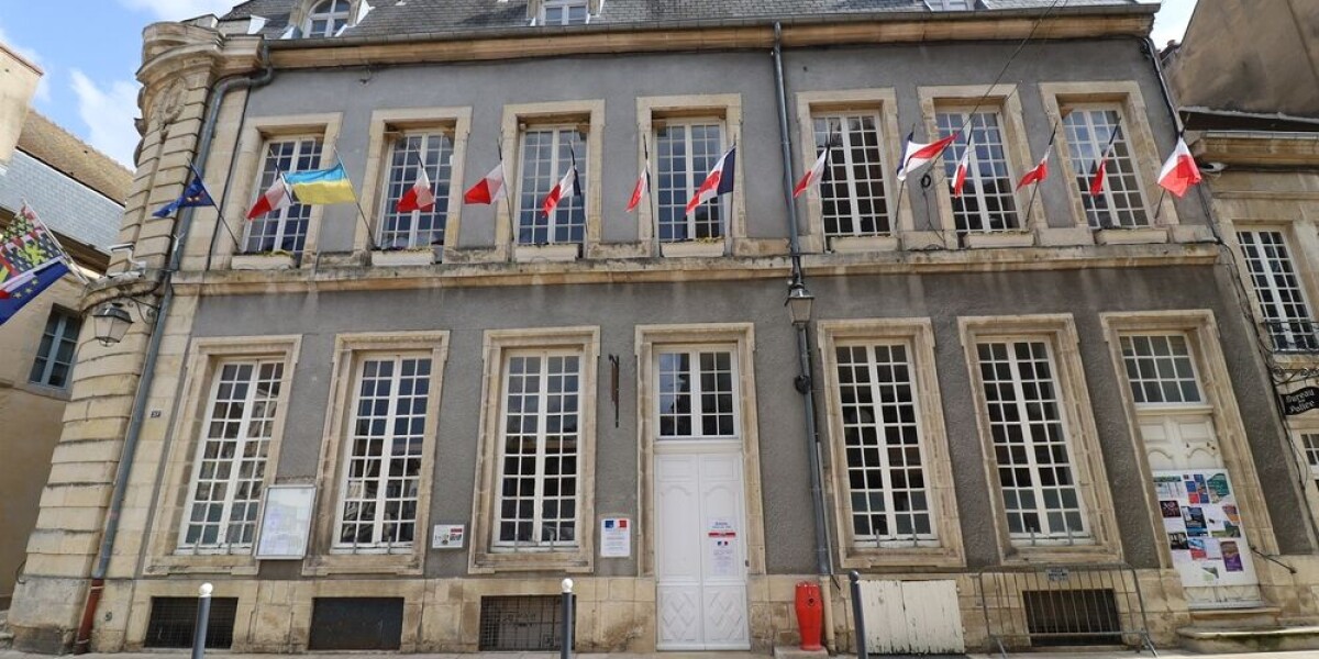 French mayor arrested after 70kg of cannabis found at home
