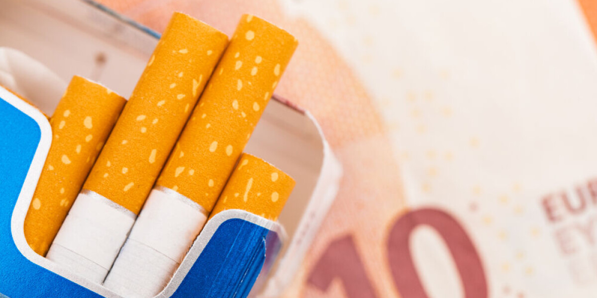 how to smoke a cigarette inside Close up of the tobacco inside a cigarette Stock Photo how to smoke a cigarette inside Close up of the tobacco inside a cigarette Stock Photo
